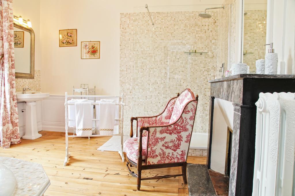 Chateau Lamothe Du Prince Noir - B&B Saint-Sulpice-et-Cameyrac Phòng bức ảnh